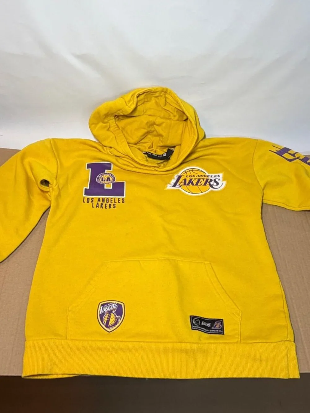 Los Angeles Lakers Yellow Hooded Sweatshirt NBA Logo Western 10-11 years